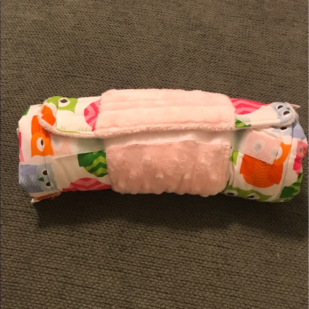 NWOT Itzy Ritzy car seat cushion wrap